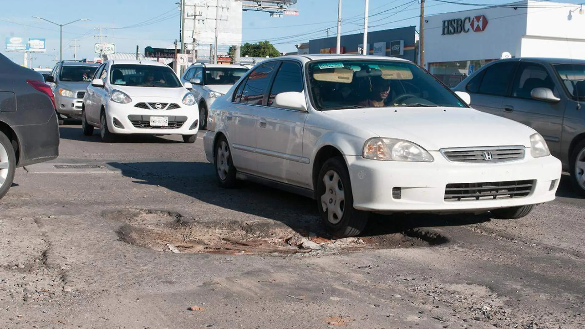 Bache Periferico Norte y Yañez - Abraham Tellez (1)